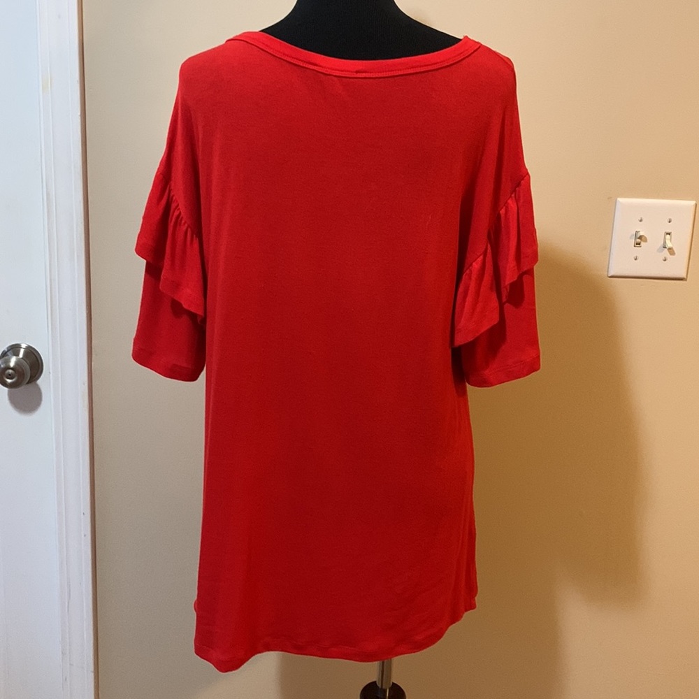 Red Flowy Top With Ruffle Sleeves - Picture 4 of 8